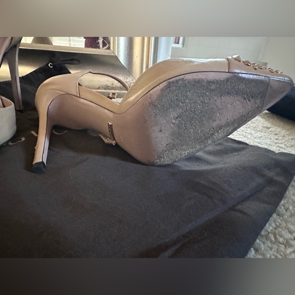 Gucci heels with grommets. One of my faves! - Picture 4 of 7